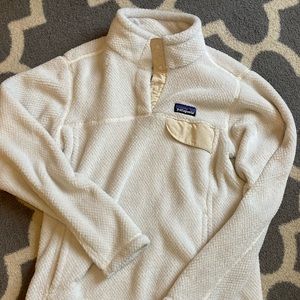 White/cream colored small Patagonia!